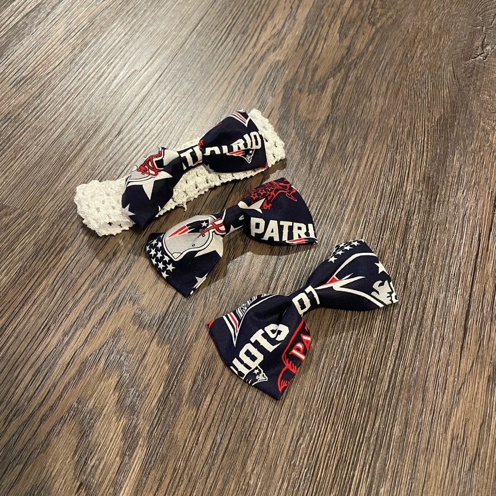 🎀5 for $20 Handmade Patriots hair bows